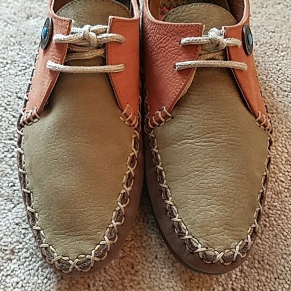 Hush Puppies Moccasin Style Shoes - Picture 2 of 8